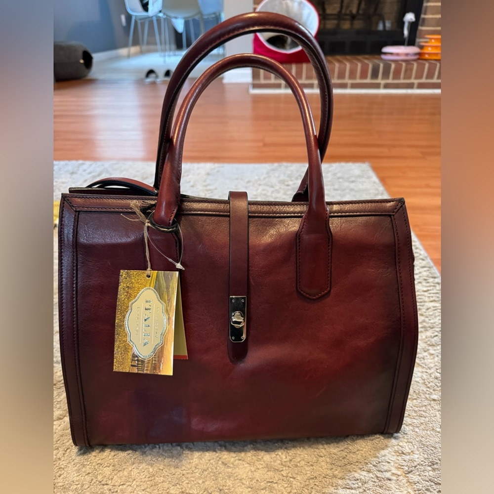 Elegant Burgundy Leather Handbag